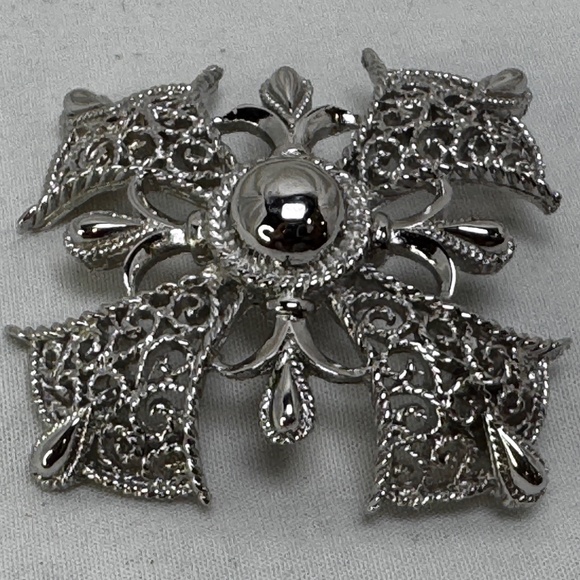 Vintage Trifari Crown Maltese Cross Brooch Silvertone Elegant - Picture 1 of 7